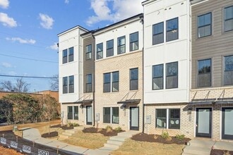 Building Photo - 5023 Grayton Aly