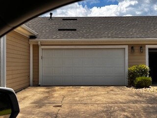 Foto del edificio - 310 Hidden Creek Cir