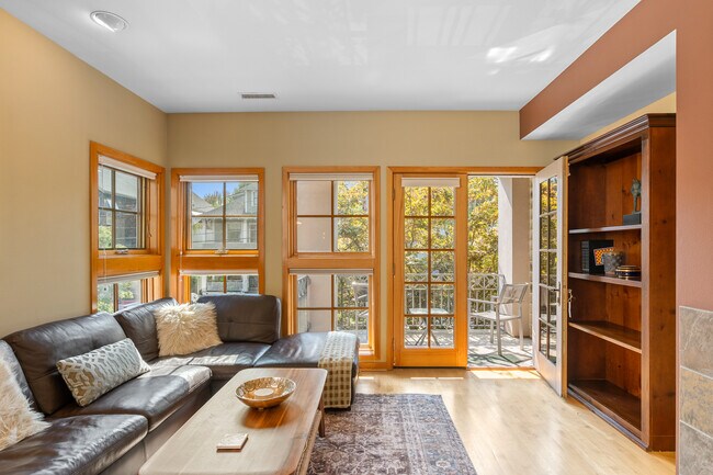 Foto del edificio - 2537 NW Upshur St