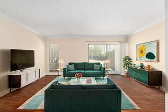 Building Photo - 1725 NE 36th Ave