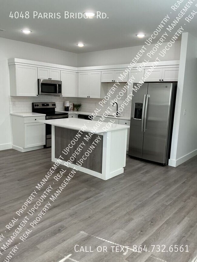 Foto del edificio - 4048 Parris Bridge Rd