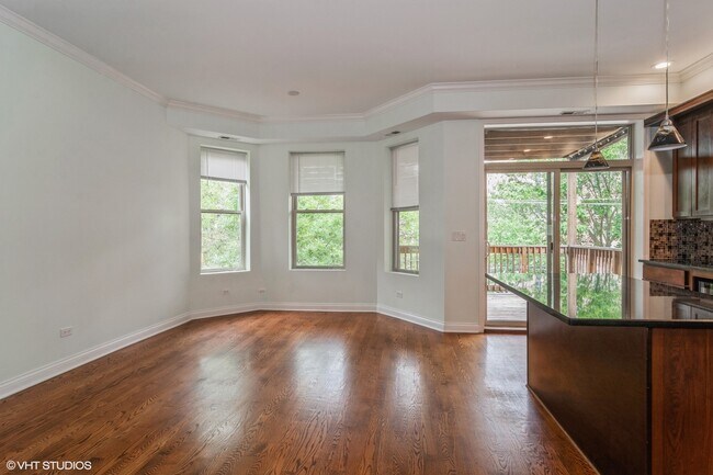 Foto del edificio - 4821 N Winthrop Ave