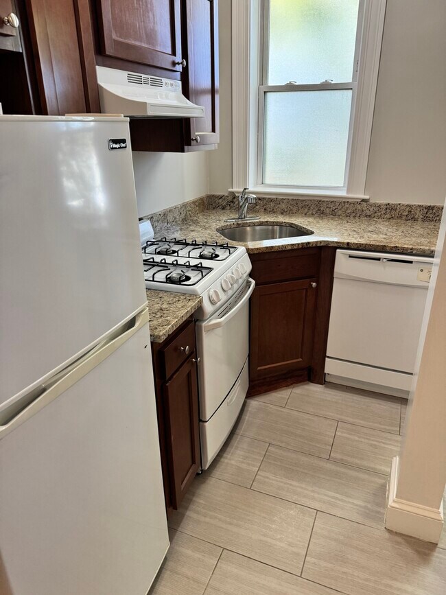 Foto del edificio - 1193 Commonwealth Ave