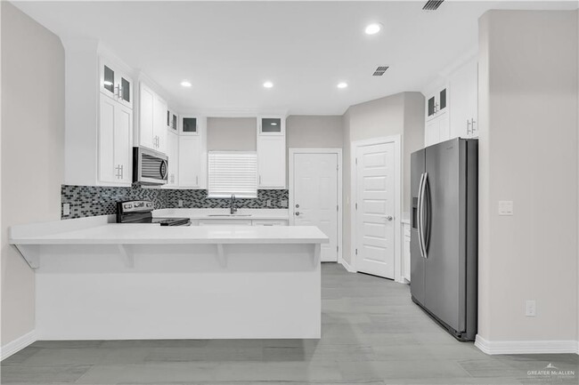 Building Photo - 1602 Playa Dr