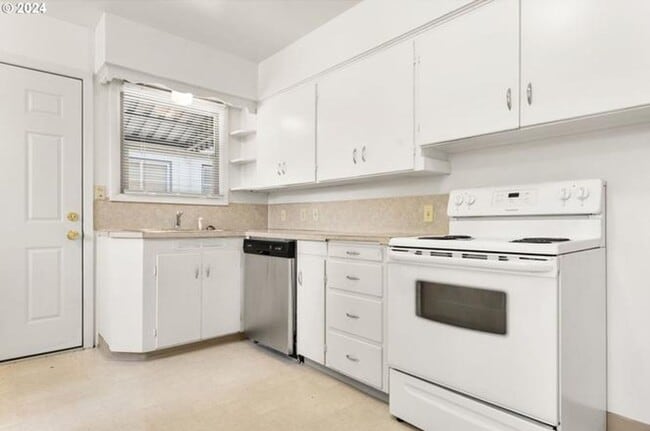 Building Photo - Super Cute 2 Bedroom House in Portland wit...