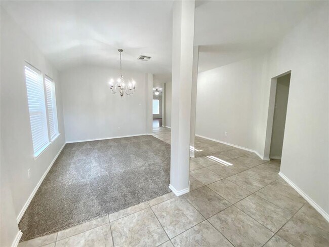 Foto del edificio - 12404 Shady Brook Dr