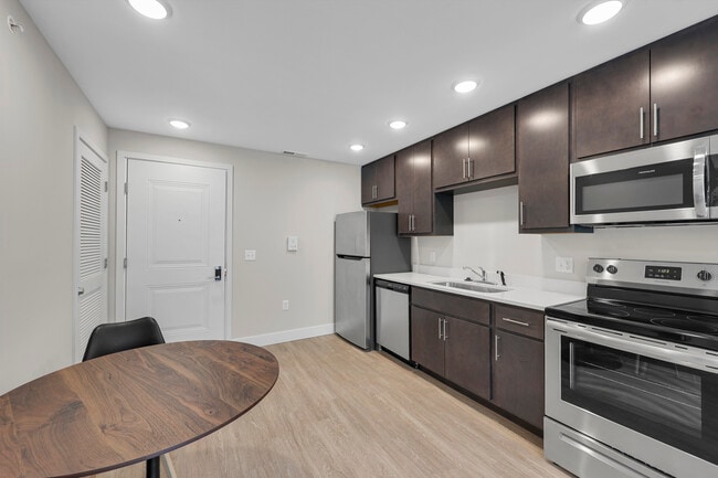 Foto del edificio - 707 W Springfield Ave