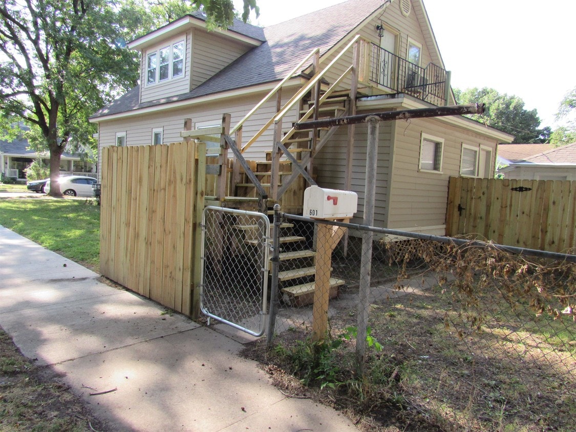 Primary Photo - 601 Morrison Ave