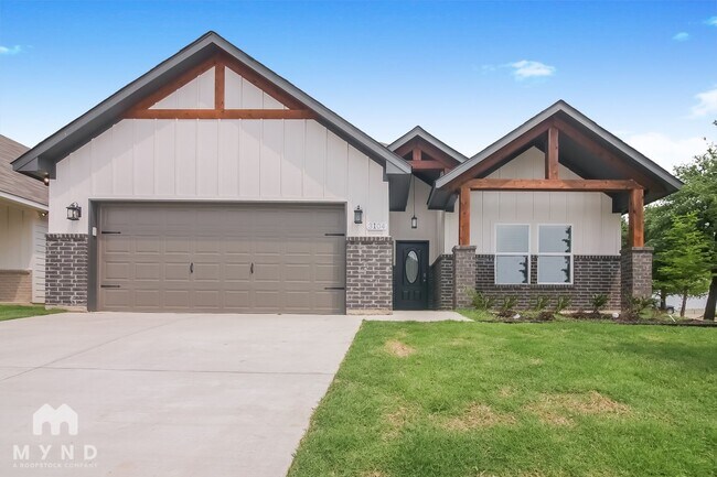 Foto del edificio - 3104 Rockwell Ln