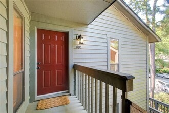 Building Photo - 805 Tuxworth Cir
