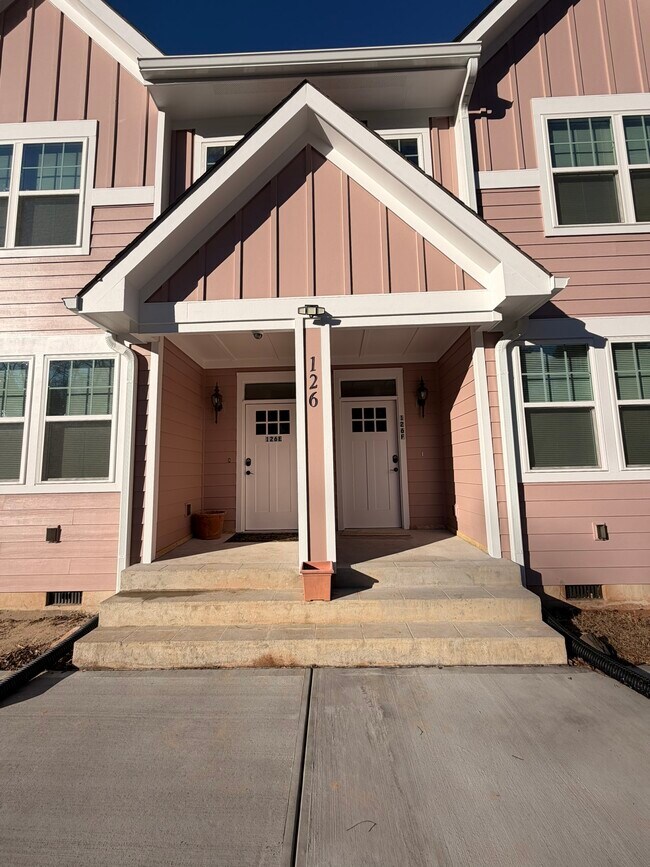 Building Photo - 126 East End Ave