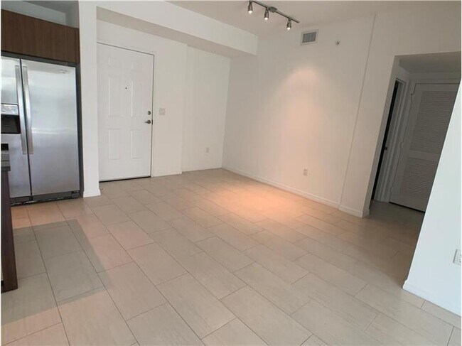 Building Photo - 601 NW 82nd Ave