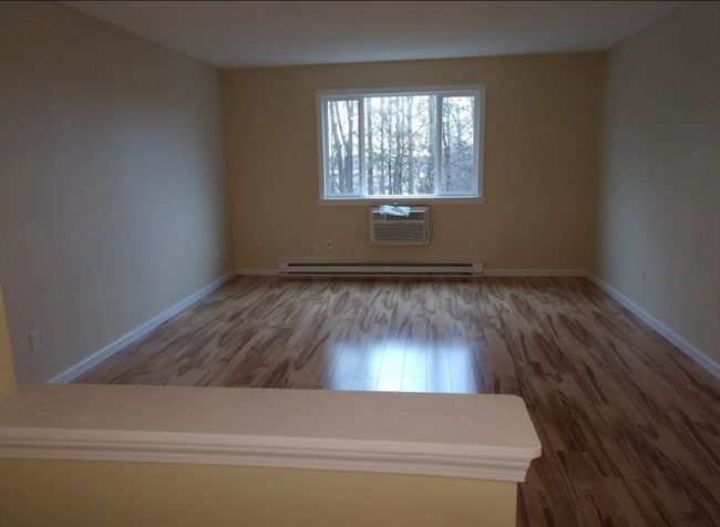 Building Photo - 80 Claudia Dr