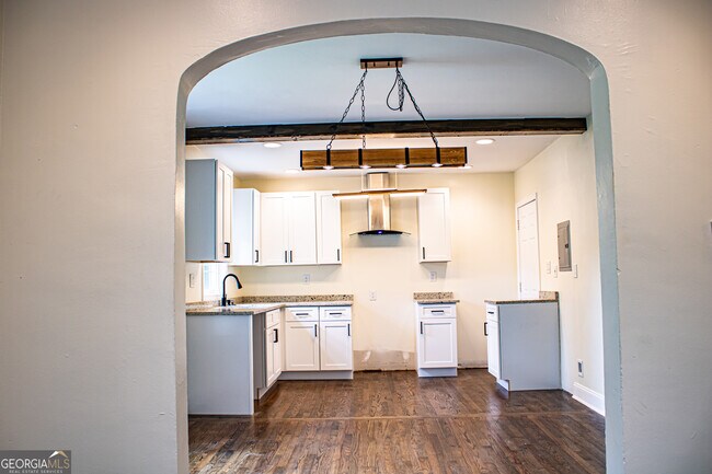 Foto del edificio - 773 Fayetteville Rd SE