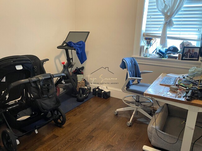 Building Photo - 2044 Beacon St