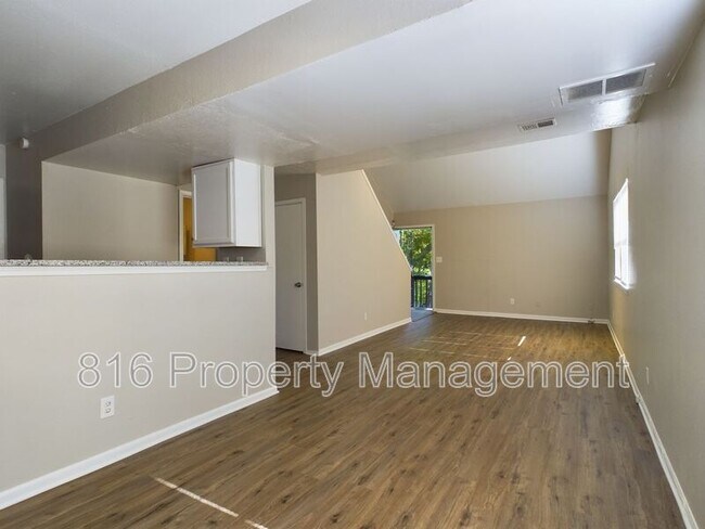 Foto del edificio - 5722 Norton Ave