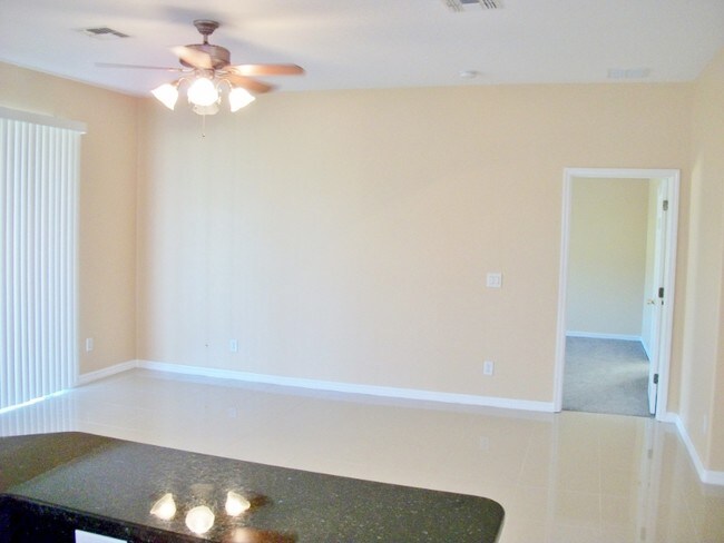 Foto del edificio - 36418 Barrington Dr