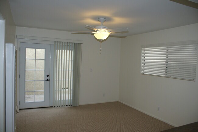 Living Room (before refresh) - 420 Marine Pl