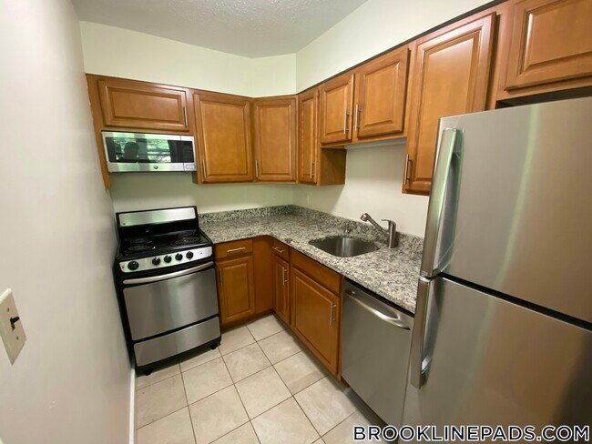 Building Photo - 59 Parkman St