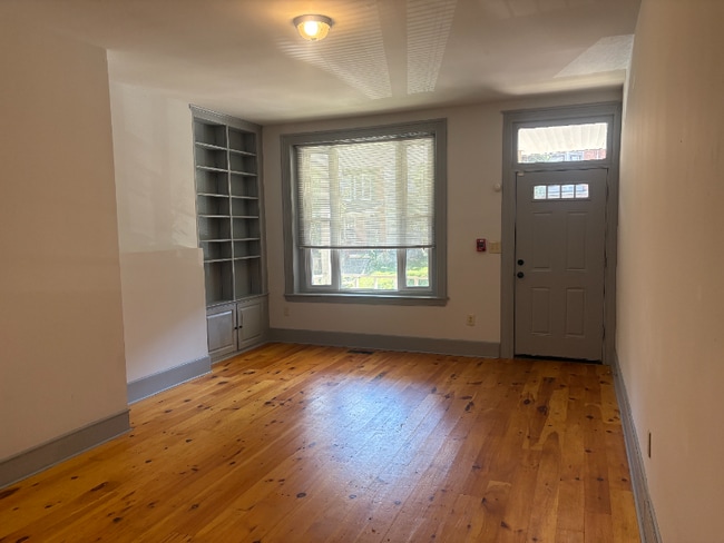 Building Photo - 429 W Bringhurst St