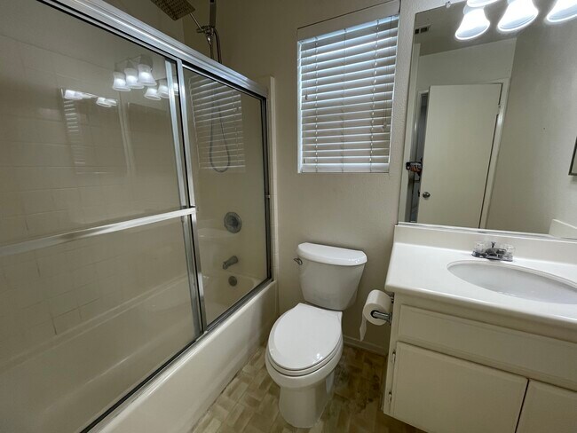 Building Photo - 2300 Jeans Ct