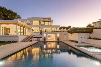 Building Photo - 2082 Via Casa Alta