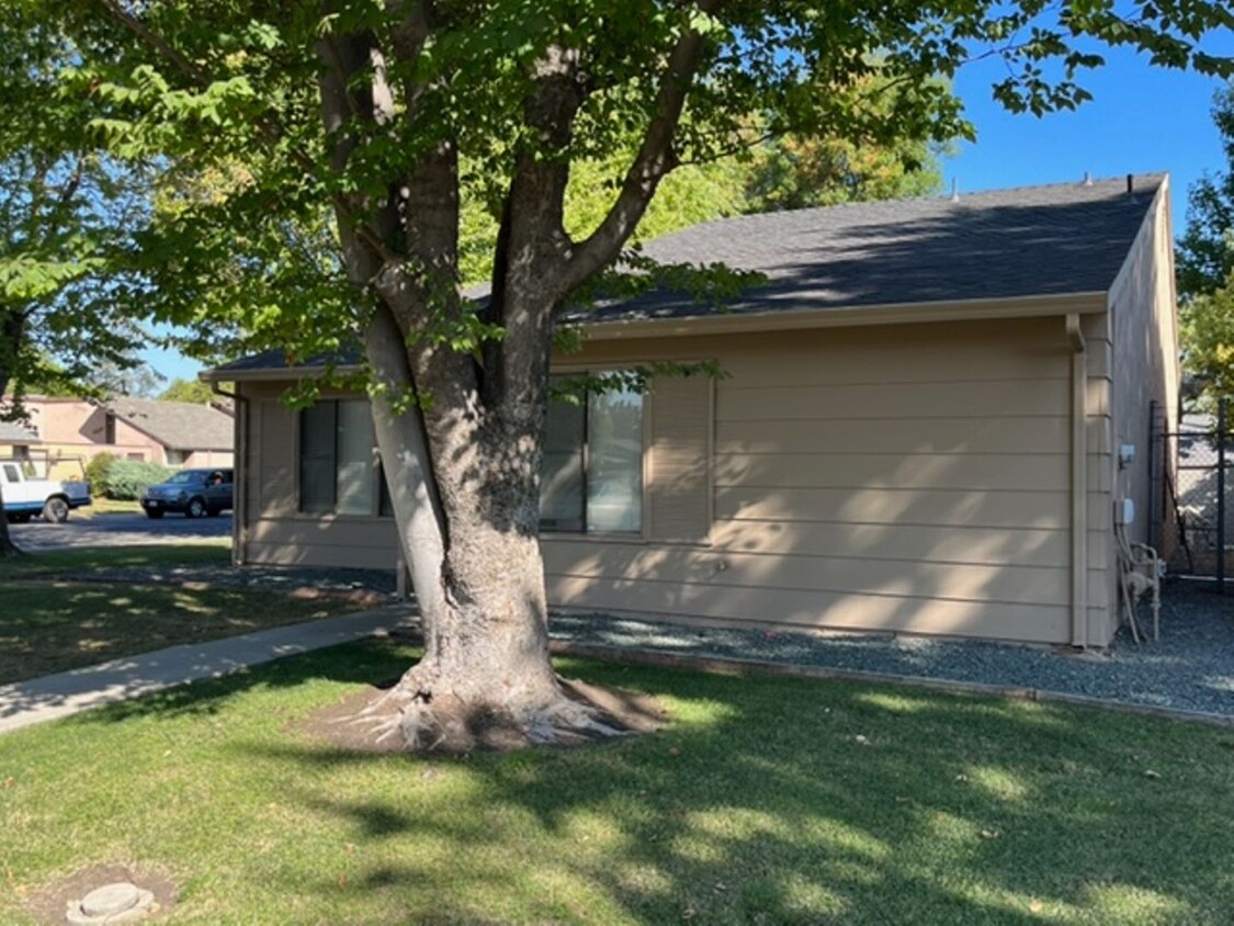 Building Photo - 3339 Riverton Way