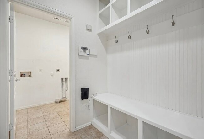 Mudroom/drop zone - 27458 Camino Tower
