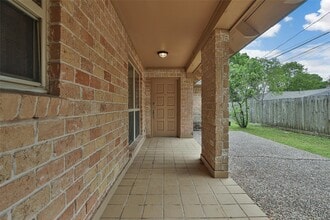 Building Photo - 2706 Stetson Ln