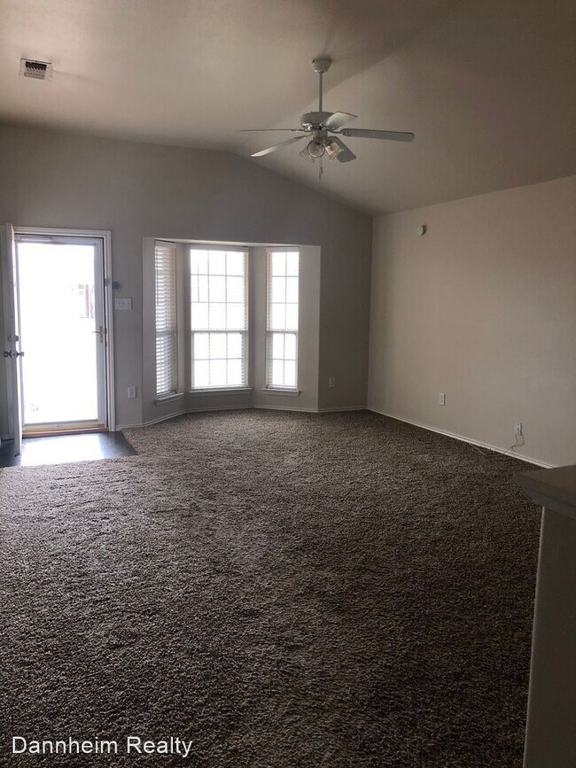 Building Photo - 3 br, 2 bath House - 1717 100th St.