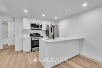 Building Photo - 15418-15496 96 Ave NW