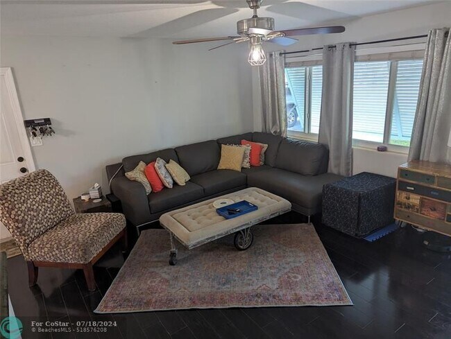 Building Photo - 745 Cinnamon Rd