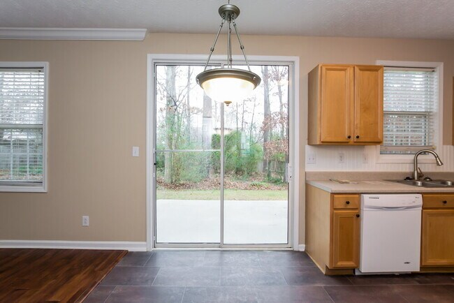 Foto del edificio - 225 Chamberlyn Ln