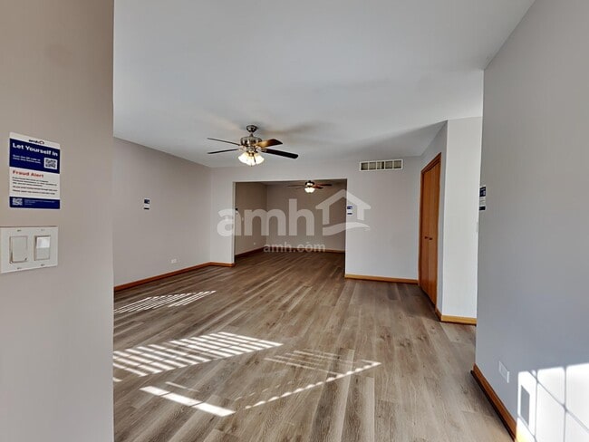 Building Photo - 532 S Elizabeth St