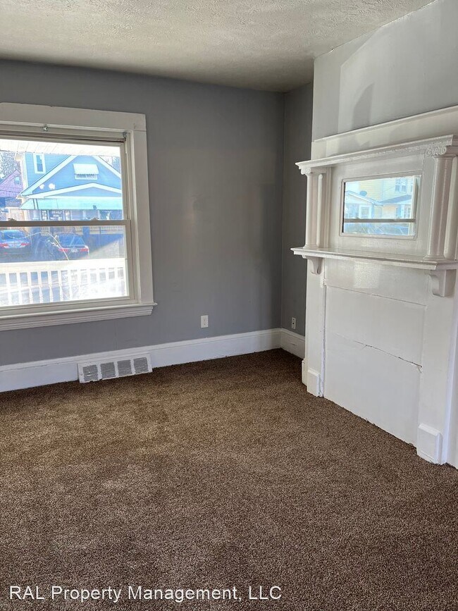 Foto del edificio - 3 br, 1 bath House - 698 e 124