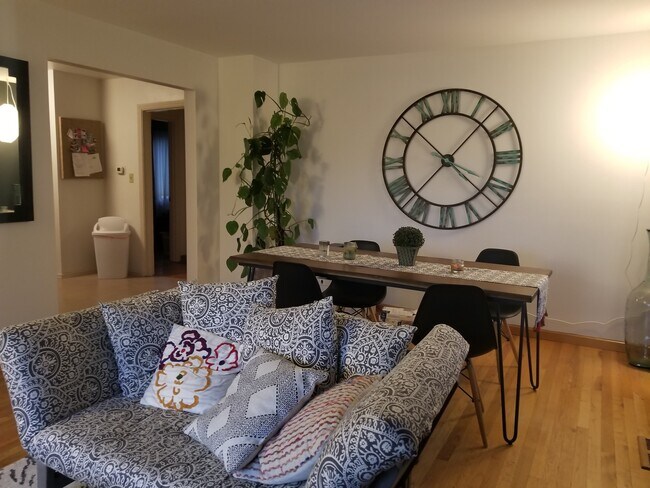 Building Photo - 545 NE 100th St