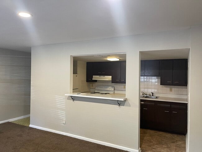 Building Photo - 1061 Perkinswood Blvd SE