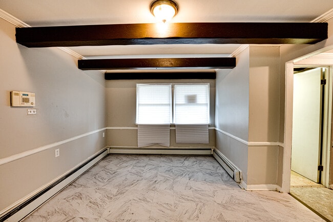 Building Photo - 3235 W 157th St