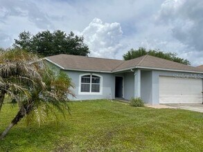 Building Photo - 819 Ognon Ct