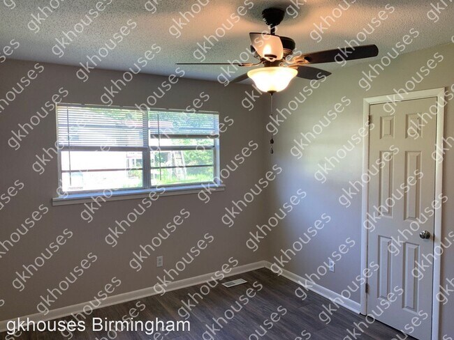 Building Photo - 4 br, 2.5 bath House - 922 Chinchona Dr