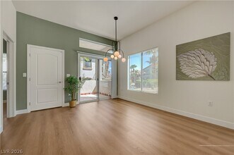 Building Photo - 2305 W Horizon Ridge Pkwy