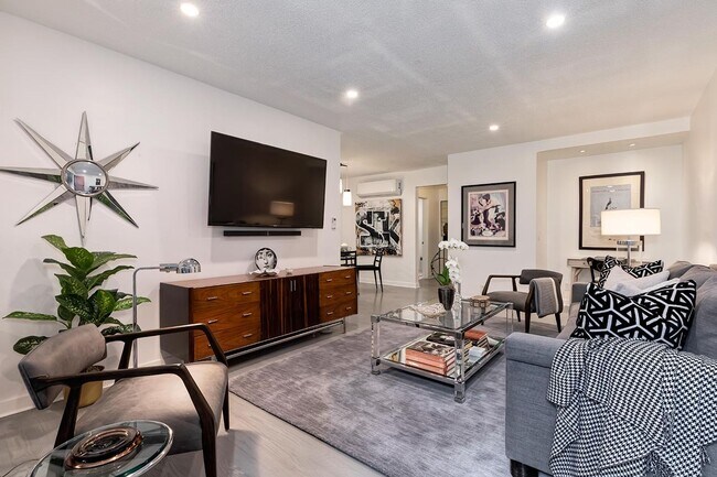 Foto del edificio - 1035 N Sierra Bonita Ave