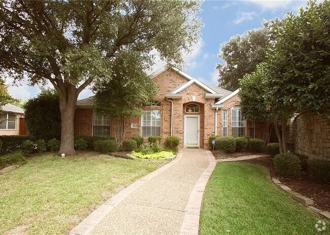Building Photo - 8600 Ironwood Dr