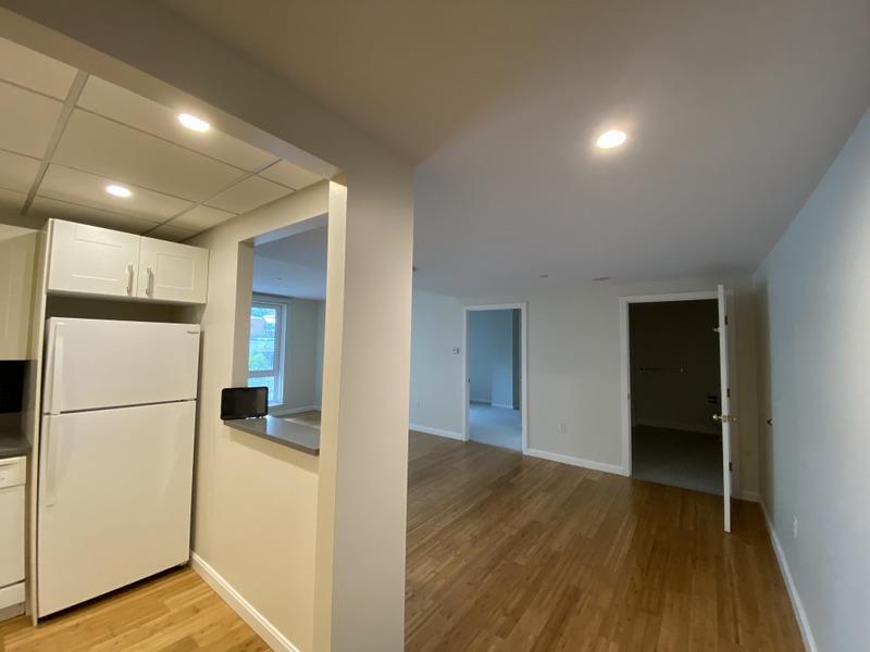 Foto principal - 1008 Massachusetts Ave