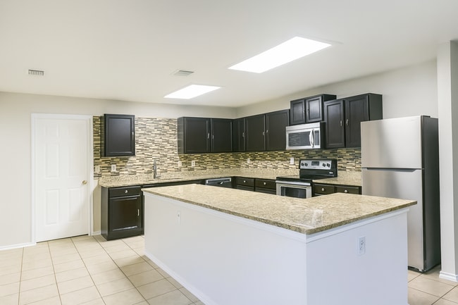 Building Photo - 2802 Redrock Trl