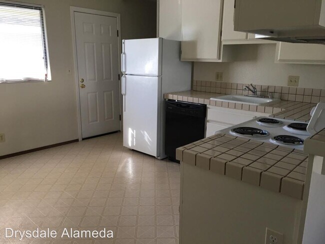 Foto del edificio - 21631-21663 Garden Ave