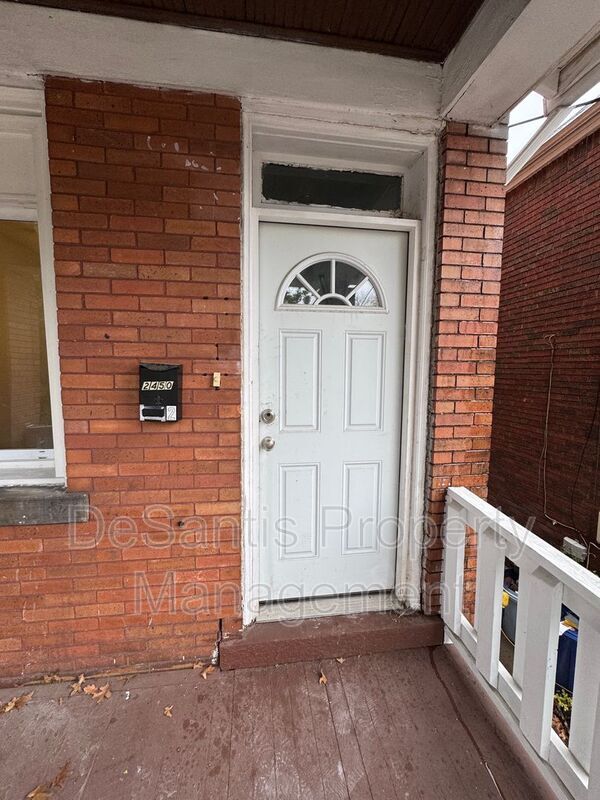 Building Photo - 2450 Starkamp St