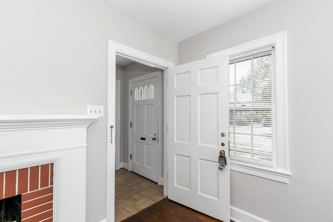 Foto del edificio - 123 Barberry Ln