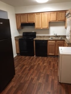 Building Photo - Thousand Oaks Apartments