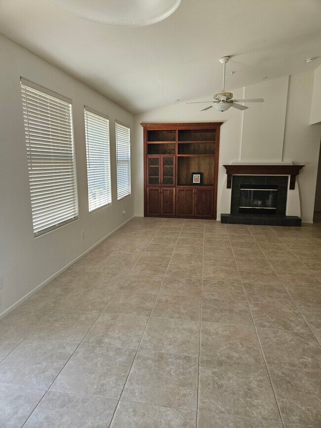 Foto del edificio - 23425 Mountain Peak Rd